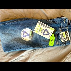 D. Jeans High Waisted Cuffed Girlfriend Ankle Jeans